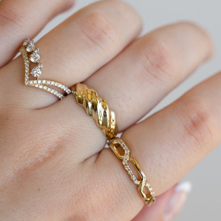 V Shaped Ring | V Shaped Gold Ring | V Shape Ring Design – Anushka Jain  Jewellery